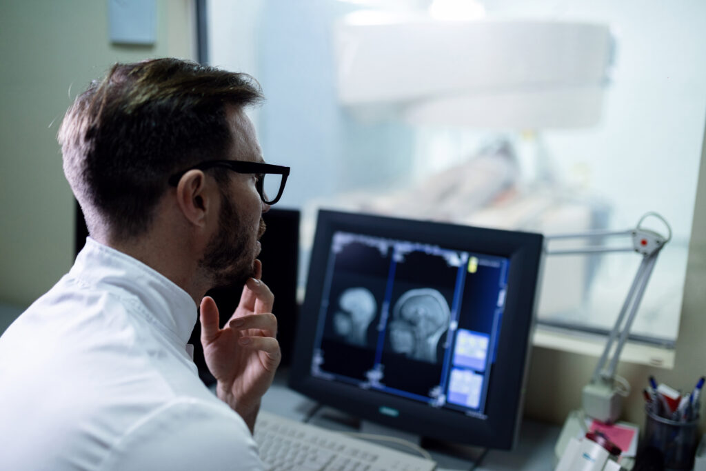Nu mai e boala bătrâneții. Accidentele vasculare cerebrale s-au dublat la tinerii de 20-54 de ani
