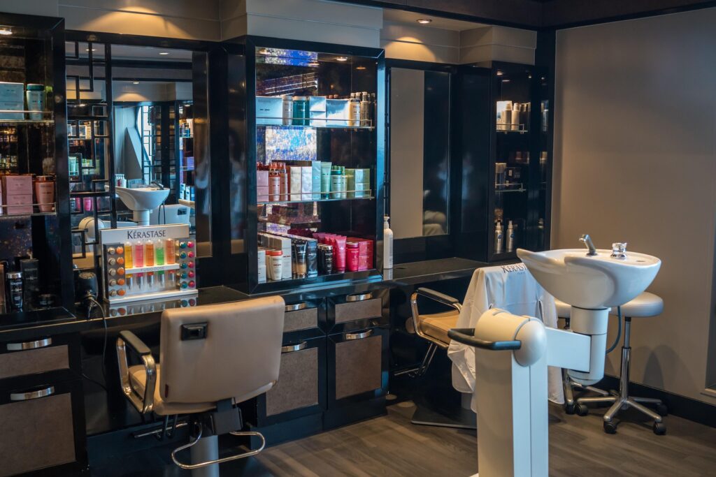 Salon de estetică din București, amendat cu 900.000 de lei după control Antifraudă