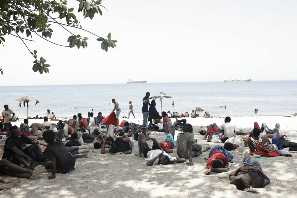 Cinci țări UE vor să trimită migranți în centre din afara Uniunii, din 2027. Cum ar urma să funcționeze sistemul