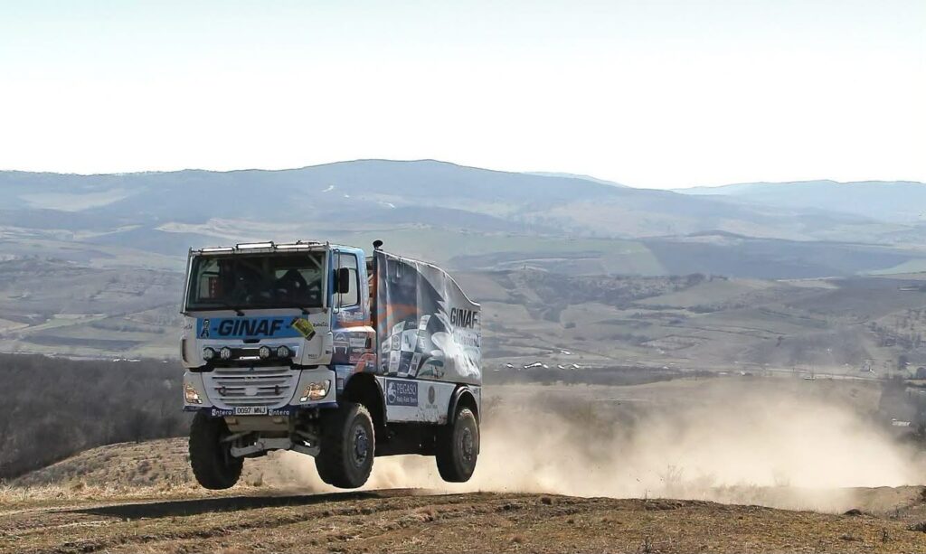 Adrenalină la Trofeul Amara 2026. Peste 30 de echipaje de top se întrec în competiția de Rally Raid