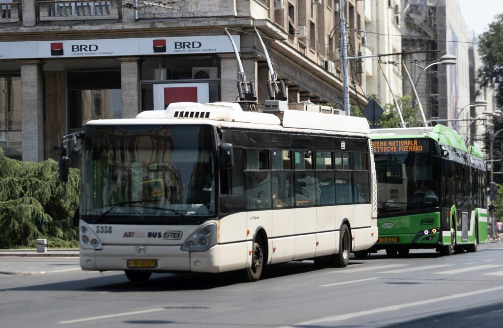 Reorganizare majoră a tramvaielor din București de luni. Liniile care revin pe traseele obișnuite