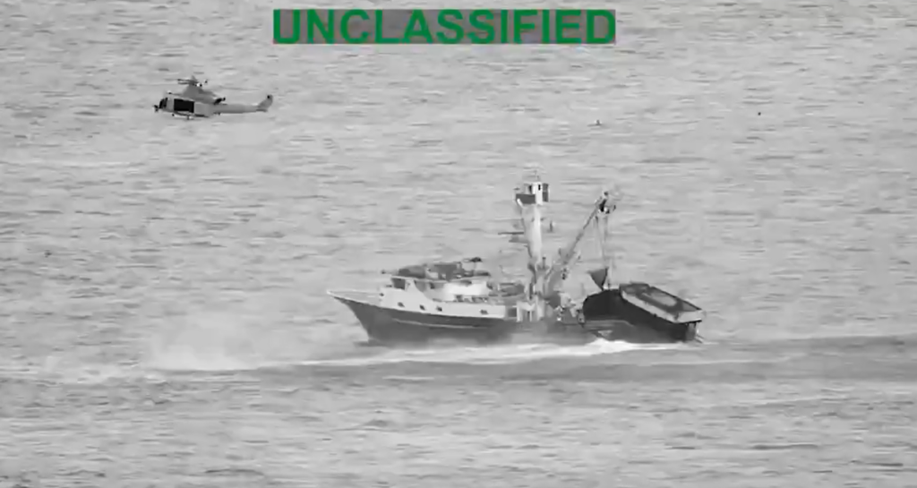 SUA scufundă în Pacific o barcă din Ecuador despre care susține că ar fi implicată în traficul de droguri