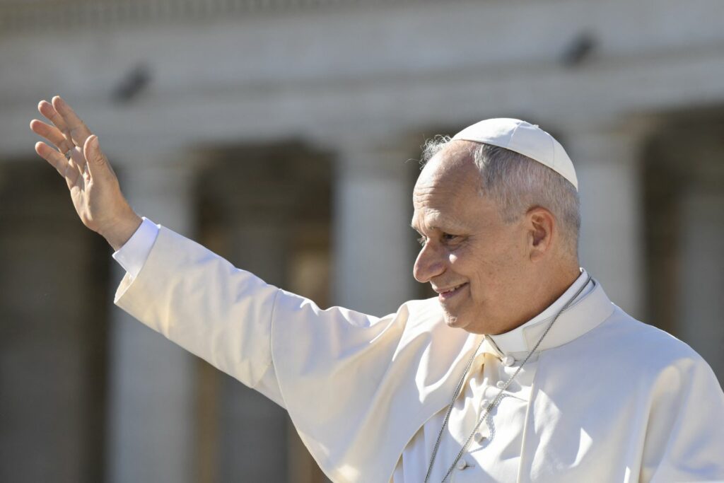 Papa Leon al XIV-lea împlinește 71 de ani. Primul său an de pontificat, marcat de apeluri repetate la pace