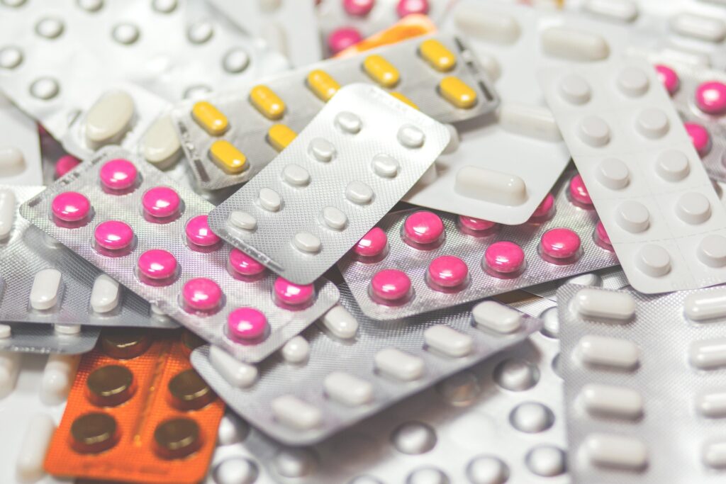 Trump atrage industria farmaceutică în SUA. Europa riscă să piardă investiții și medicamente