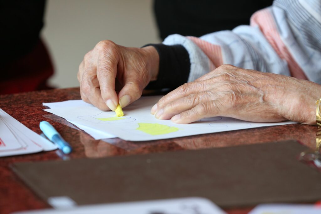 Boala Alzheimer: Semnele timpurii și prevenția. Mii de români s-au îmbolnăvit anul trecut