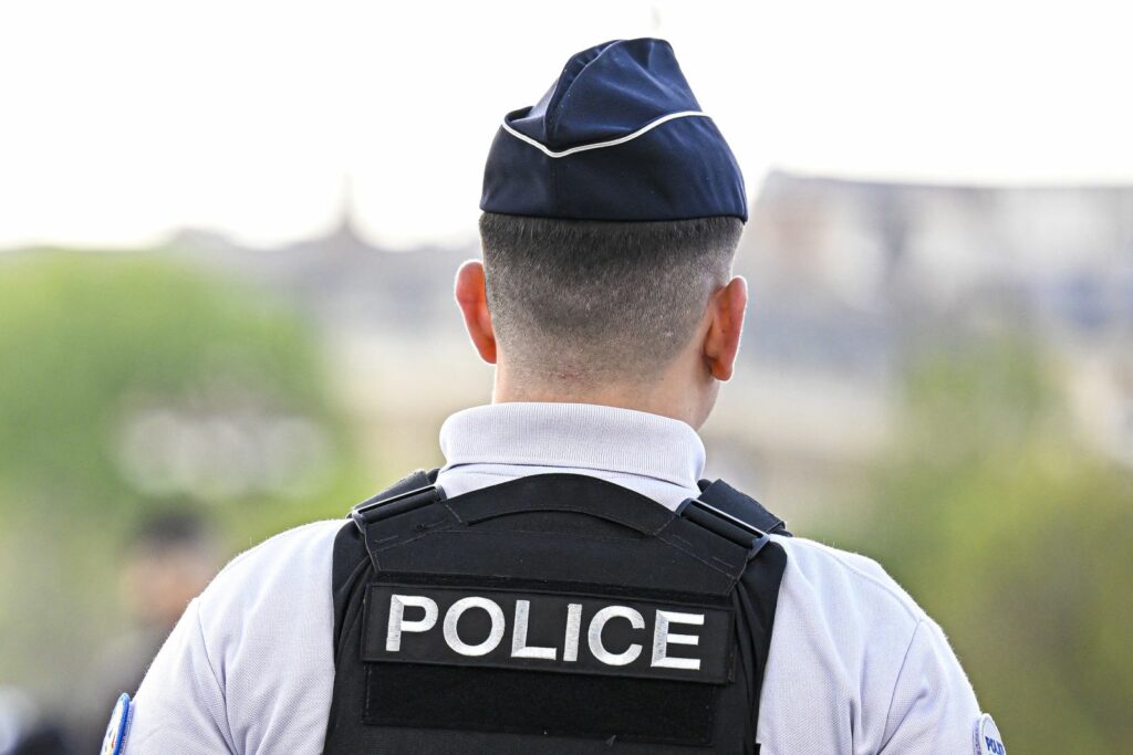 Polițist francez, arestat sub suspiciunea că pregătea un atac terorist. Ar fi fabricat arme cu imprimanta 3D
