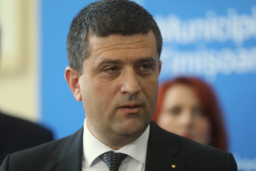 Radu Miruță, caricatură în cod de programare a poziției USR la Cotroceni