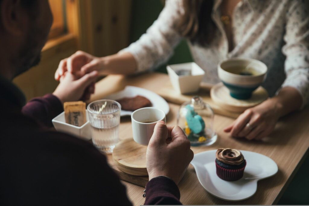 Medicamentele care taie pofta de mâncare lovesc restaurantele. Unul din opt localuri reclamă mai puțini clienți