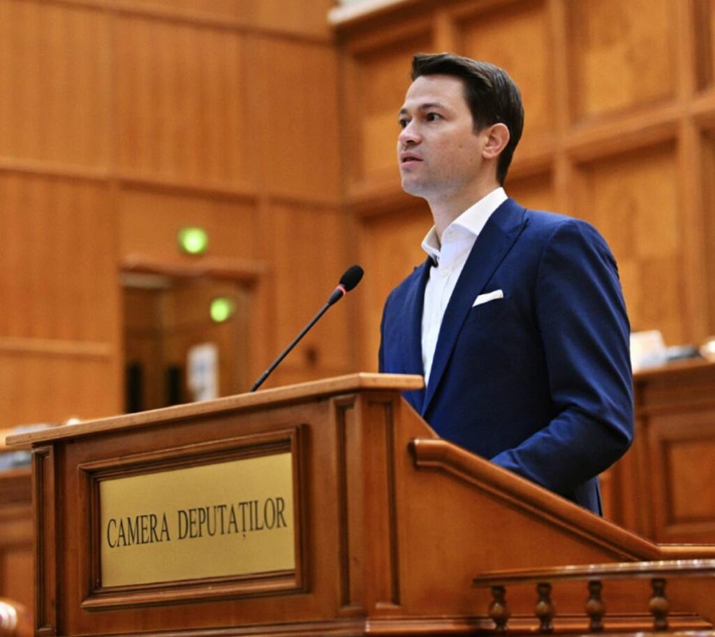 „Cine nu e cu noi, e împotriva noastră”. Deputat PNL: Se încearcă revenirea la „partidul-stat”