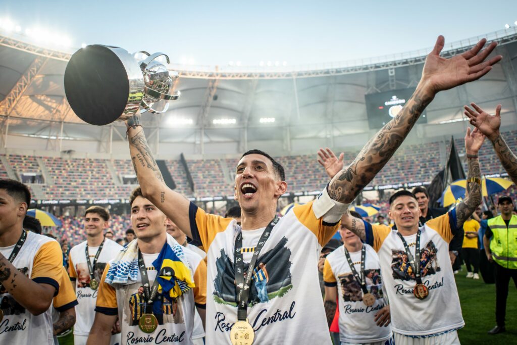 Scene reprobabile în Supercupa Internațională a Argentinei. Di María a marcat o dublă, iar finala s-a încheiat cu un scandal uriaș