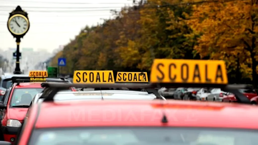 Instructor auto, prins băut la volan, în timpul unei ședințe de pregătire, la Brașov
