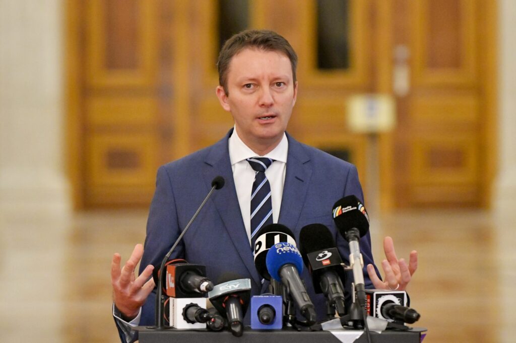 Zi decisivă pentru Guvernul Mureșan. Premierul desemnat depune programul și lista miniștrilor