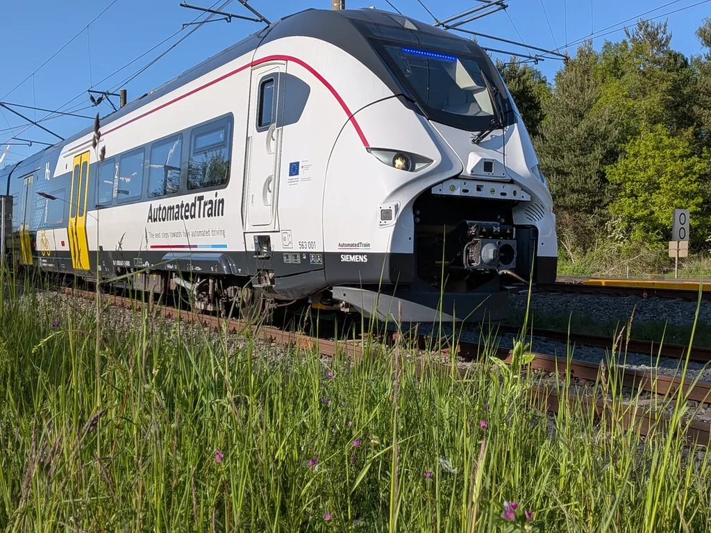Tren fără mecanic, testat cu succes în Germania. Un tren a circulat autonom pe o rețea feroviară deschisă