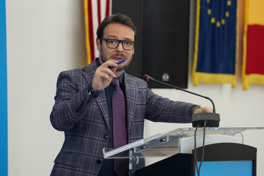 Victor Alistar critică întâlnirea Bolojan–șefa CCR: „Între patru ochi, în timpul procedurii”