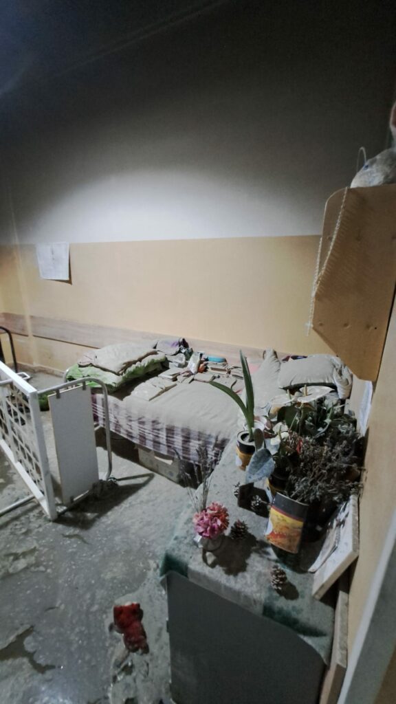 Incendiu la Spitalul de Psihiatrie din Ștei, provocat intenționat. Cinci angajați, intoxicați cu fum. Planul Roșu de Intervenție, activat