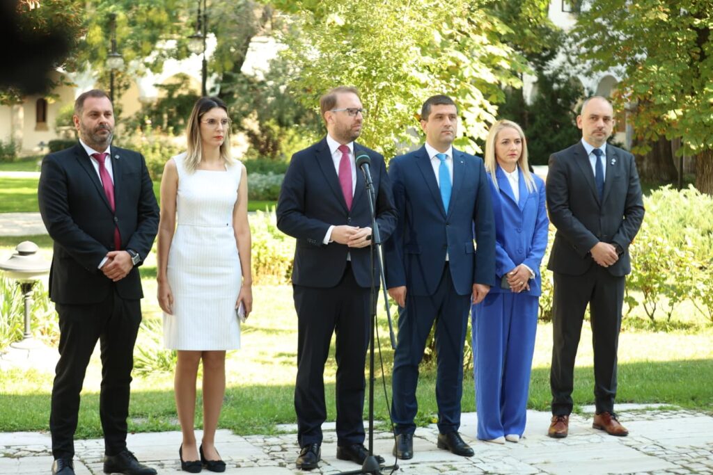 Fritz: Două guverne minoritare succesive, primul condus de actuala coaliție