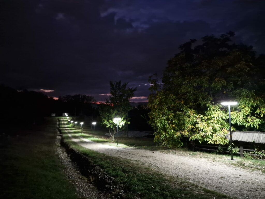 Primul muzeu în aer liber din România trece la iluminatul solar. Investiție de 107.000 de lei la Cluj