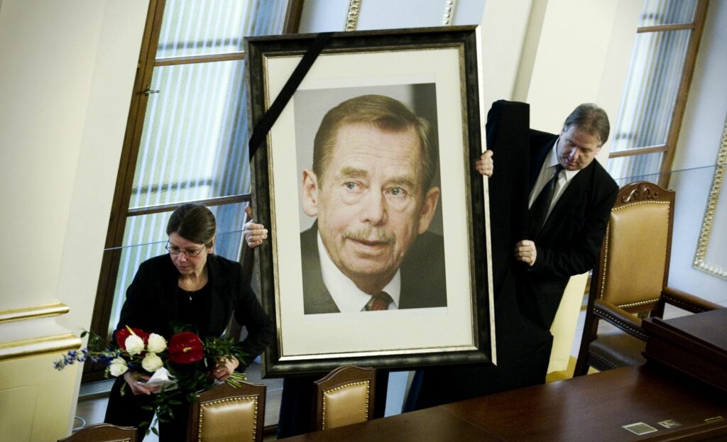 Președintele Nicușor Dan, omagiu pentru Václav Havel. Fostul disident anticomunist s-a născut în urmă cu 90 de ani