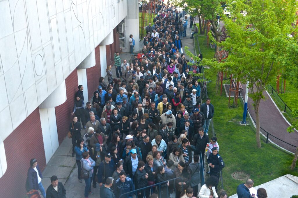 Rata șomajului a scăzut la 3,20%, în septembrie Câte persoane sunt înregistrate fără loc de muncă în România