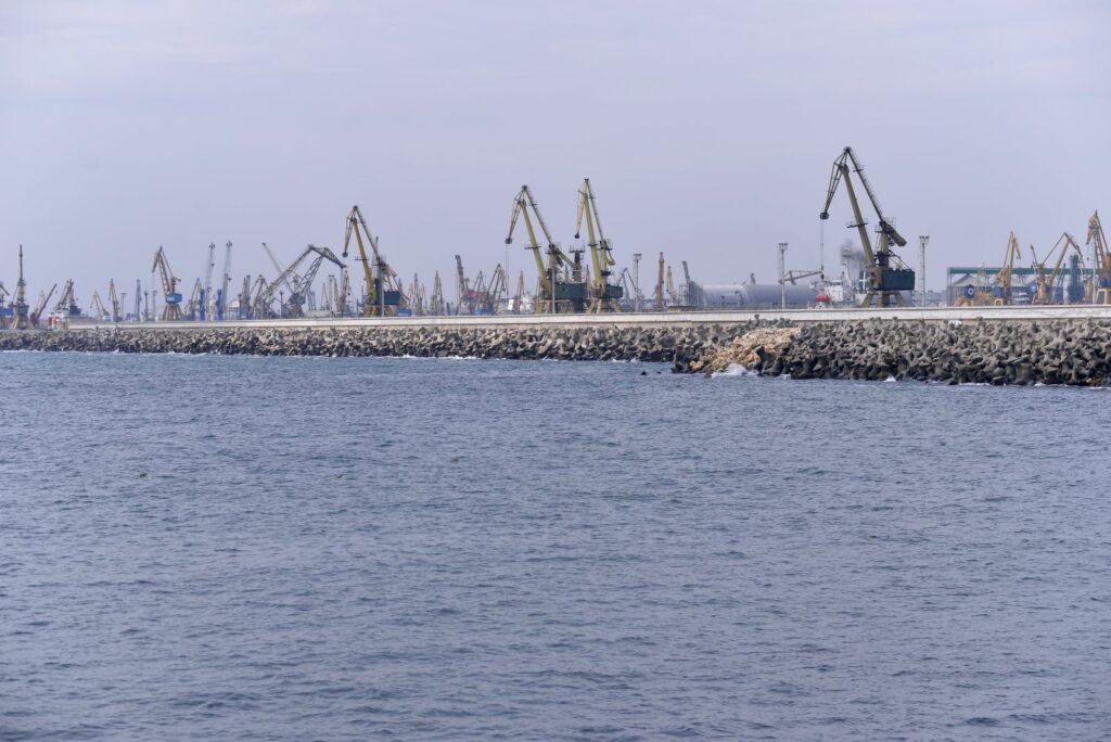 Miruță vrea să elimine „mica înțelegere” din Portul Constanța. Transporturile de cereale vor fi programate în funcție de nave