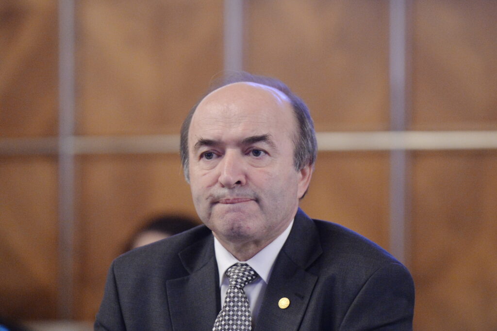 UNBR critică decizia UAIC în cazul lui Tudorel Toader: „Avocatul nu trebuie confundat cu cel pe care îl apără”