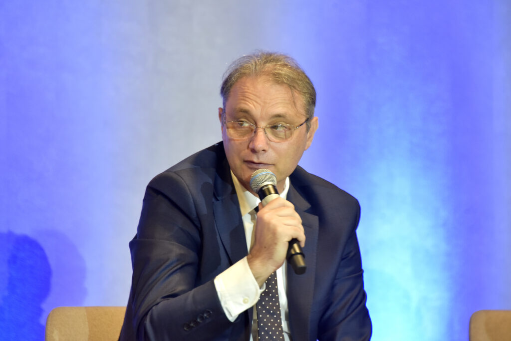 Cine este Luca Niculescu, premierul desemnat de Nicușor Dan. De la 24 de ani în presă și Ambasada de la Paris, la cea mai grea misiune politică