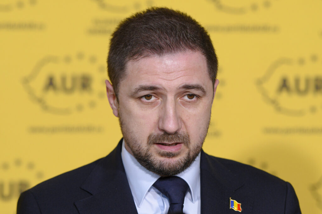 Adrian Axinia îl critică pe Marius Lulea: „S-a plasat în afara partidului”. Europarlamentarul reafirmă că AUR nu votează Guvernul Niculescu