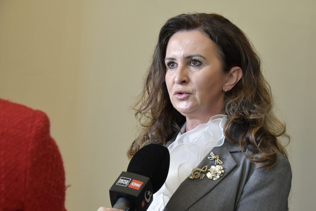 Porsche Panamera și Harley-Davidson în garaj Natalia Intotero, singura femeie, deocamdată, din Guvernul Niculescu