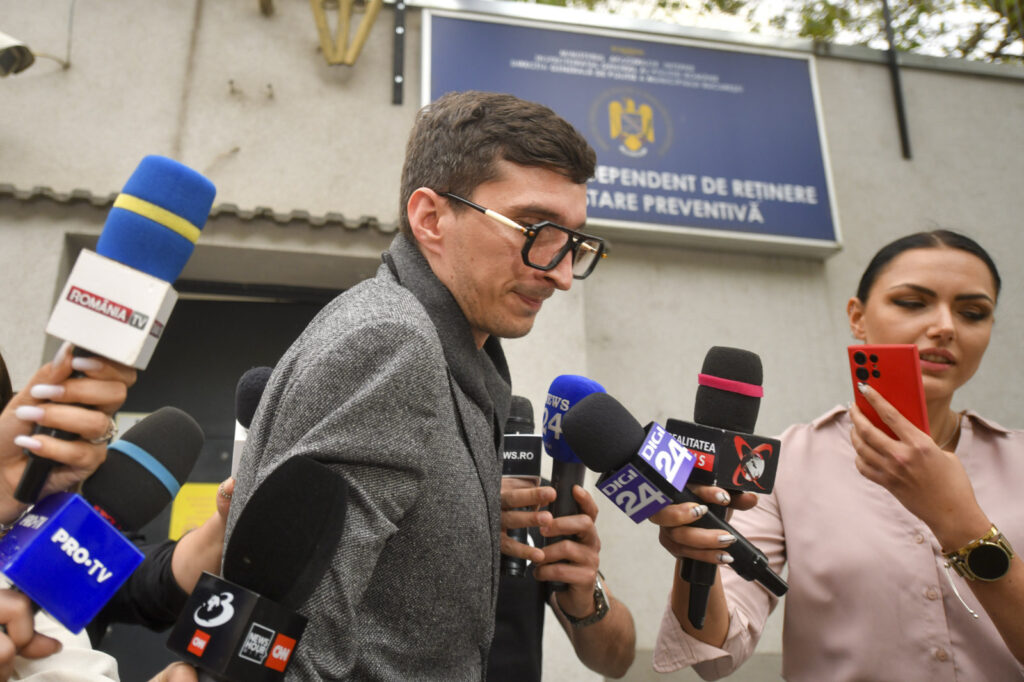 „Toți se vând pentru bani! ” / „Câți dintre ăștia cărora le-ai dat banii vor merge să voteze?” – cum a dat Bogdan Peșchir bani pe voturi pentru Călin Georgescu