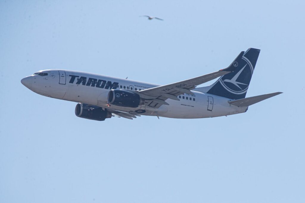 TAROM ar putea avea un acționar privat majoritar. Guvernul pregătește atragerea unui investitor strategic în 2027