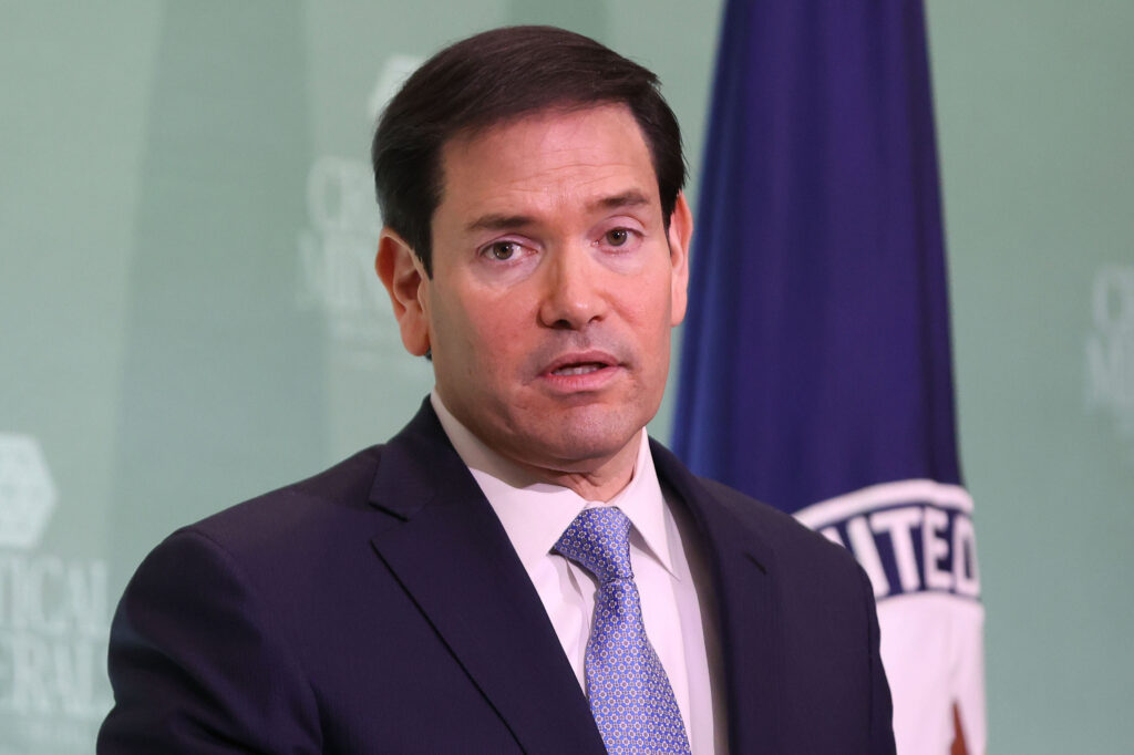 Marco Rubio refuză să comenteze asupra noilor acuzații legate de Kimberly Guilfoyle, după ce anterior i-a luat apărarea