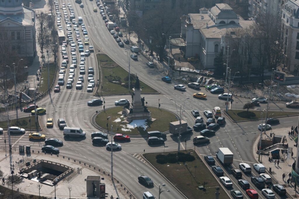 Reguli noi pentru camioanele care circulă prin București. Amenzile se dublează și ajung la 10.000 de lei