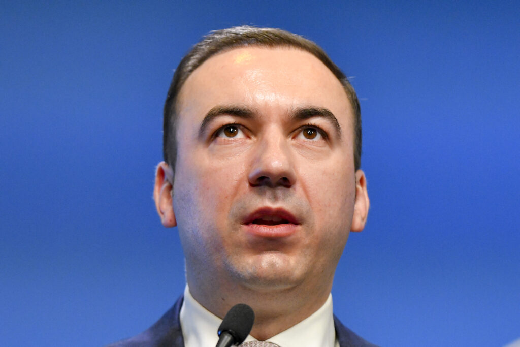 Bogdan Ivan trage un semnal de alarmă în urma atacului de la o școală din Bistrița: Nu trebuie să se întâmple o nenorocire ca legea să pună limite clare platformelor sociale