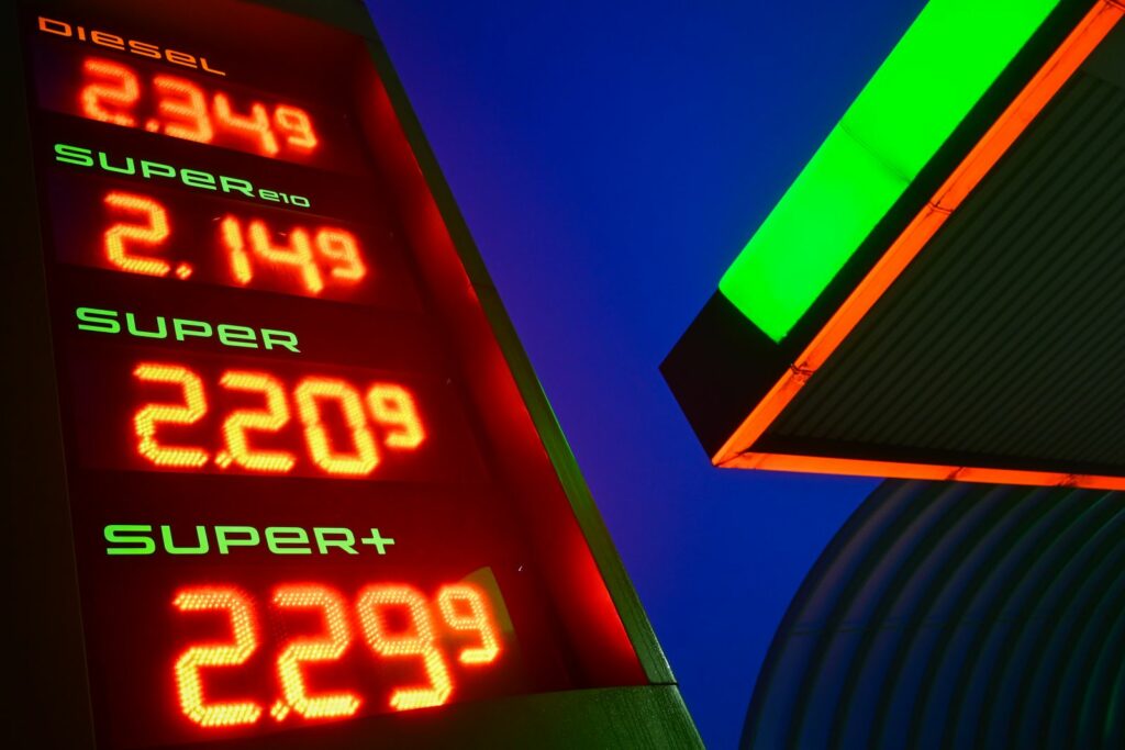 Grecia încearcă să protejeze populația de facturile mari din această iarnă. Noi subvenții pentru energie și carburanți
