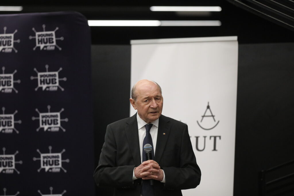 Traian Băsescu propune un Guvern cu toate partidele, inclusiv AUR, sau alegeri anticipate