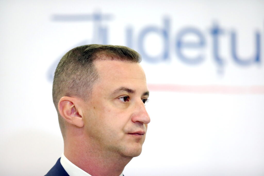 Scandalul privind noul stadion din Timișoara continuă. Alfred Simonis, despre explicațiile lui Bolojan și ale lui Fritz privind blocarea proiectului: Extrem de puerile