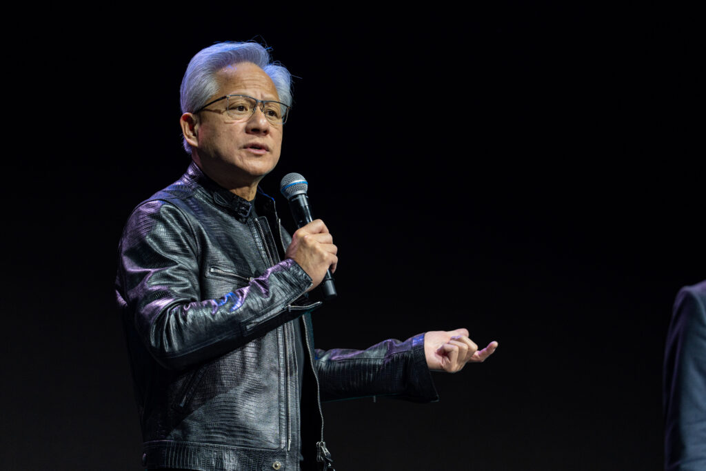 Șeful Nvidia spune că liderii din industria inteligenței artificiale trebuie să fie „responsabili pentru dezvoltarea sa sigură”