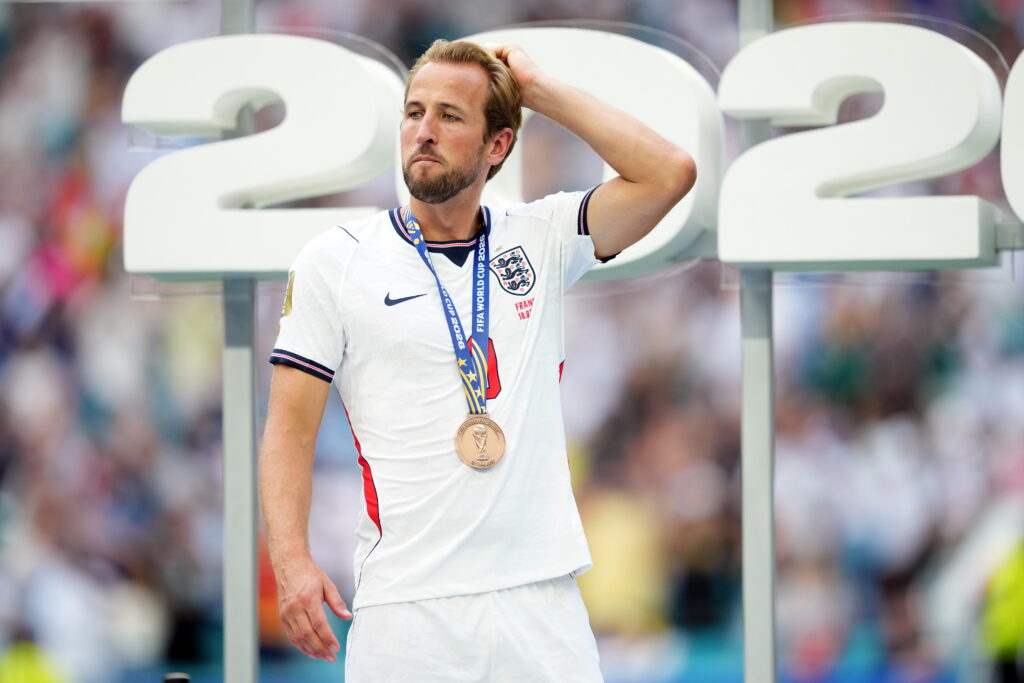 Balonul de Aur 2026. Harry Kane, marele câștigător al galei de la Londra. PSG, clubul anului. Spania domină premiile: Alexia Putellas câștigă Balonul de Aur feminin. Luis de la Fuente, cel mai bun antrenor din lume