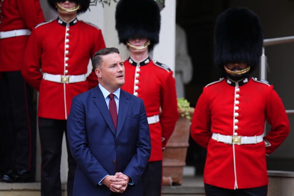 Avertisment sumbru de la Londra: Trebuie să fim pregătiți pentru un scenariu în care NATO se află în război cu Rusia