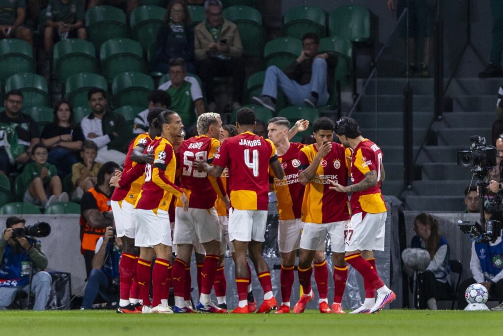 Galatasaray – Barcelona, sold-out și cu scandal înainte de meci. Nouă persoane au ajuns în custodia poliției