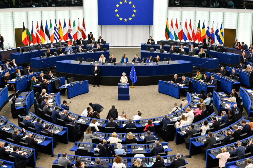 Furtul banilor europeni ar putea deveni mai ușor de ascuns. Avertisment dur lansat de Curtea de Conturi Europeană privind noul buget al UE
