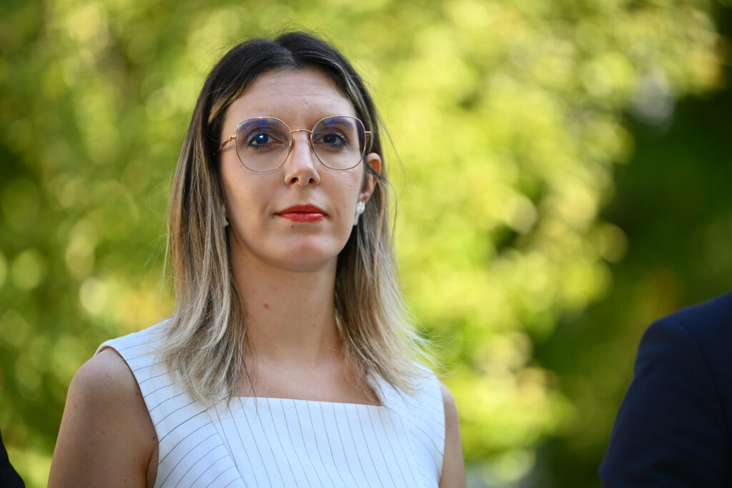 Diana Buzoianu anunță punerea din nou în funcțiune a panourilor fotovoltaice de la Ministerul Mediului. „Ani de zile doar adunau praf” / Ce se întâmplă cu panourile nefuncționale