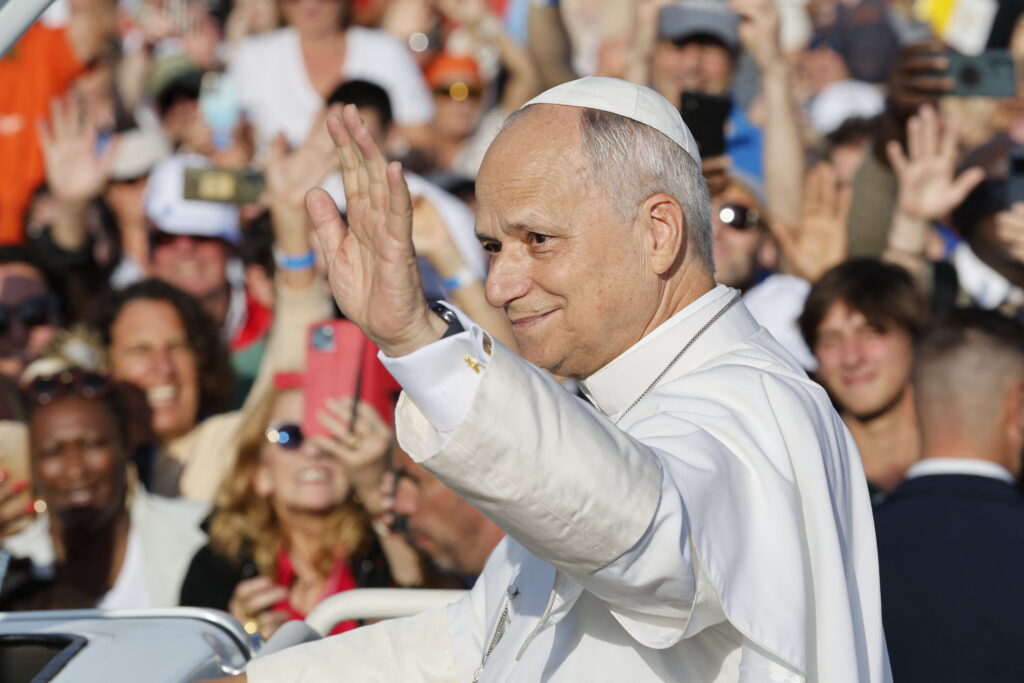 „Reguli de Succesiune Papală: Cum Se Transferă Puterea în Vatican”