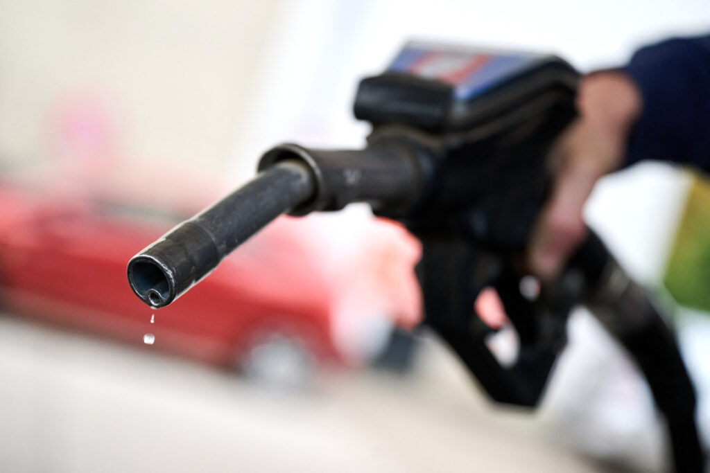 Franța ia în considerare eliberarea unei părți importante din rezervele de petrol și motorină, ca răspuns la presiunile exercitate de SUA