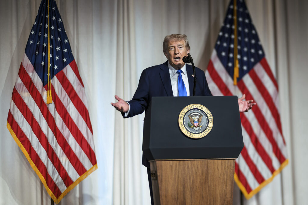 Trump afirmă că nu va lansa niciun atac asupra Iranului înaintea alegerilor din noiembrie din SUA