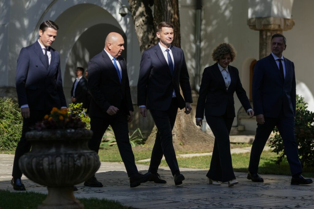 SURSE: Liberalii susțin propunerea lui Bolojan: „Bătălia cu PSD e pe viață și pe moarte”
