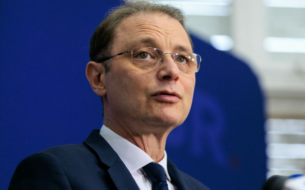 Mai puține primării, mai puține instituții ale statului. Planul Guvernului Niculescu pentru reorganizarea administrației