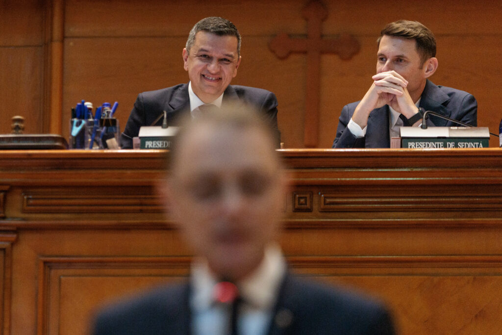 Guvernul Luca Niculescu a fost votat de Parlament. România are un nou premier după aproape șase luni de criză politică. Rezultat: 280 de voturi pentru și 58 împotrivă