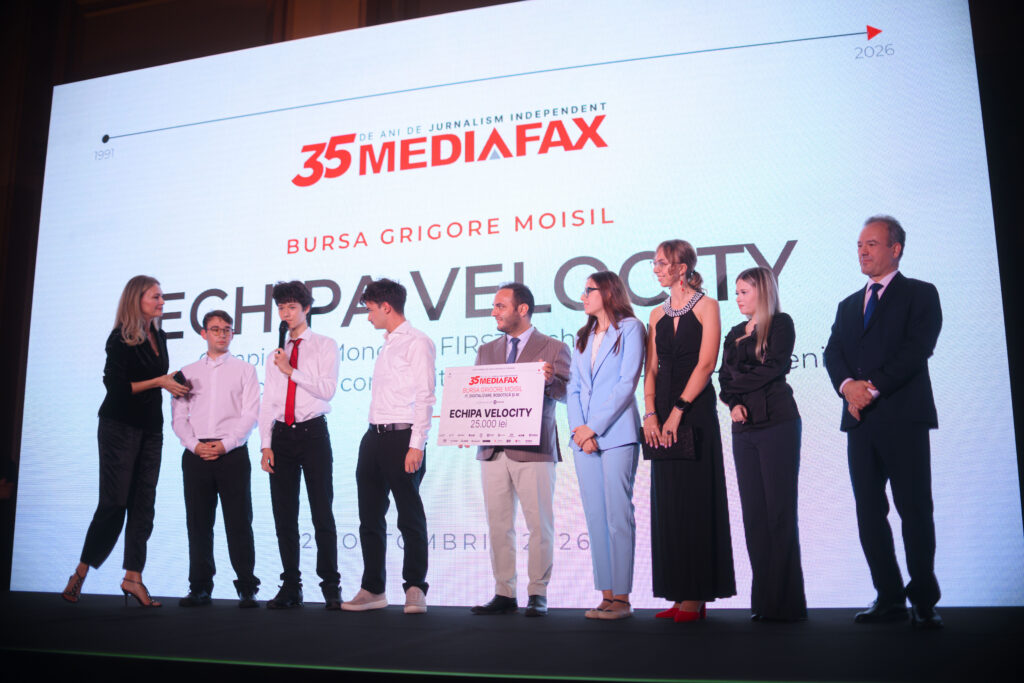 Campionii mondiali la robotică, premiați la GALA MEDIAFAX 35. Bursă de 25.000 de lei și ofertă de angajare pentru echipa Velocity
