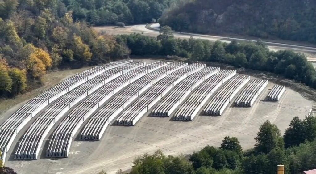 Grinzile pentru Autostrada Sibiu-Pitești, produse la Racovița. De aici pleacă direct spre șantier